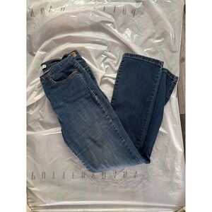 Levi's Women's Slimming Straight 612 Jeans size 8